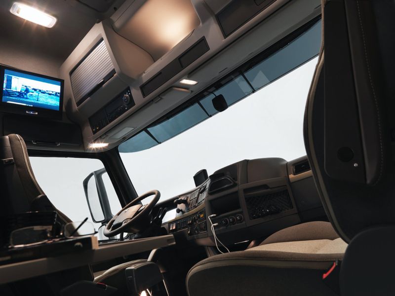 Volvo FH 16 interiér (1)